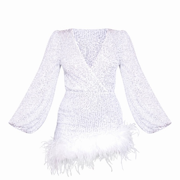 Pretty Little Thing FUN Holiday Party Dress! 🥂 - Picture 5 of 8